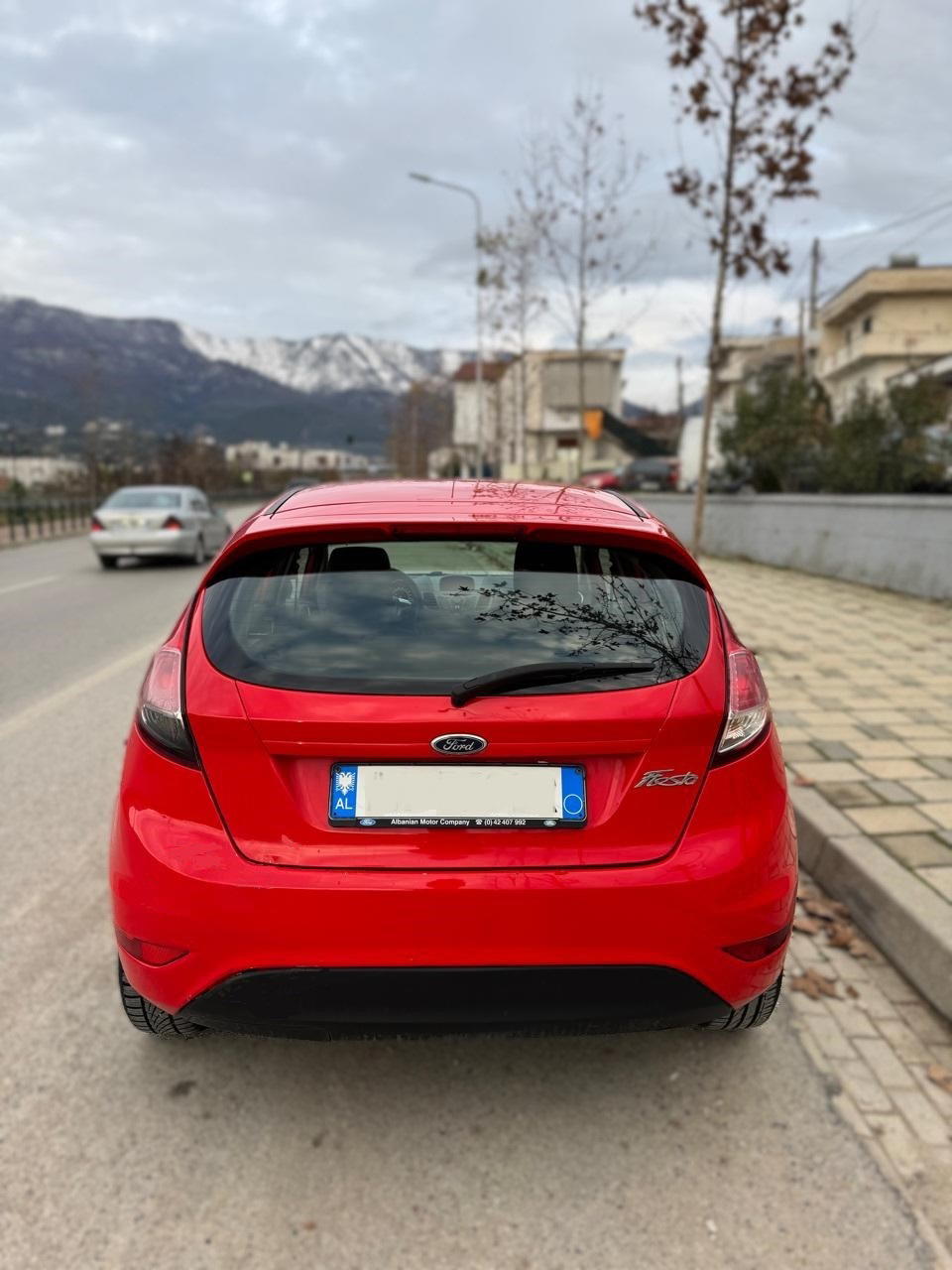 Ford Fiesta - photo 4