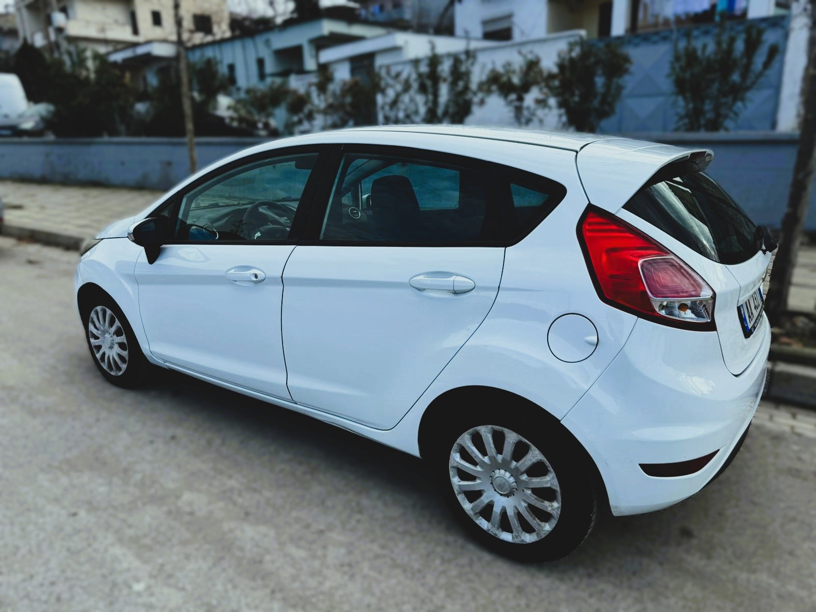 Ford Fiesta - side view