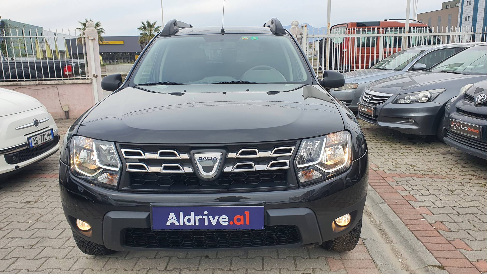 Dacia Duster - side view