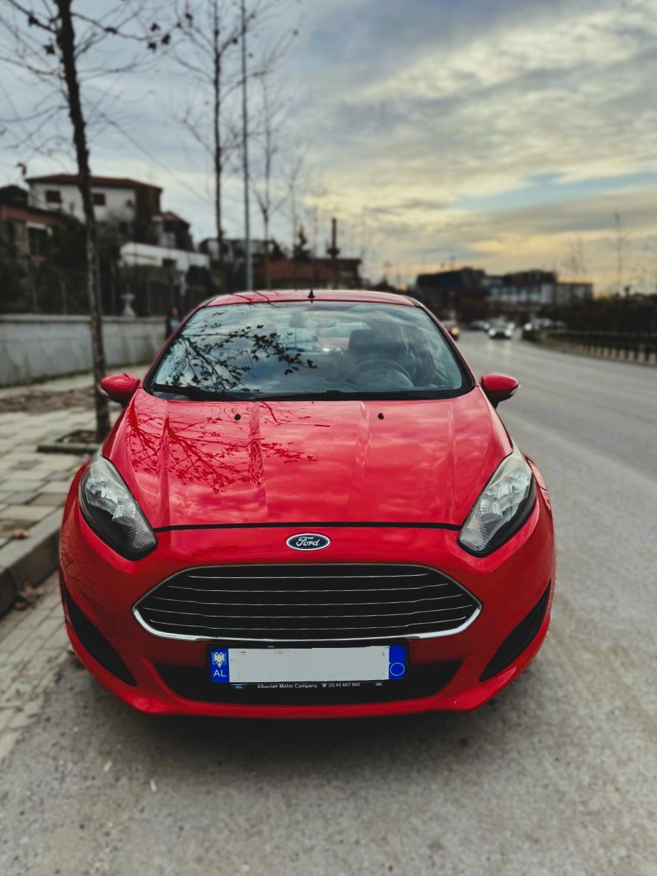 Ford Fiesta - side view