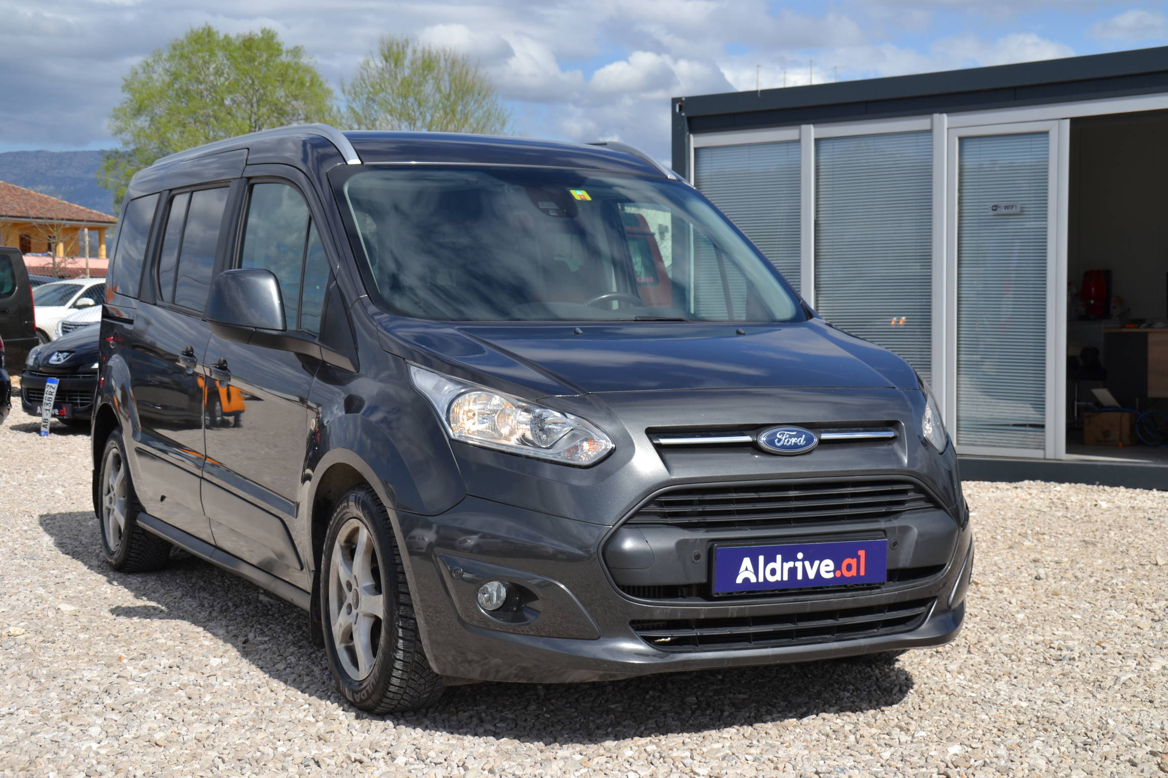 Ford Transit Connect Passenger - side view