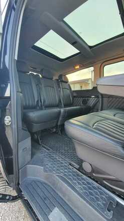 Mercedes-Benz Viano - side view