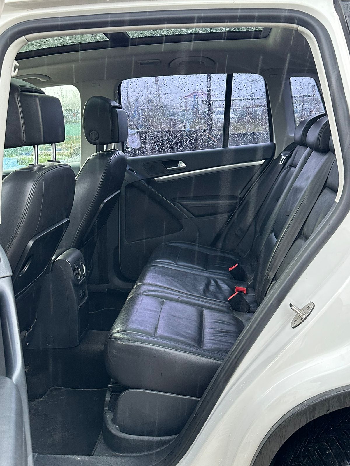 Volkswagen Tiguan - photo 4