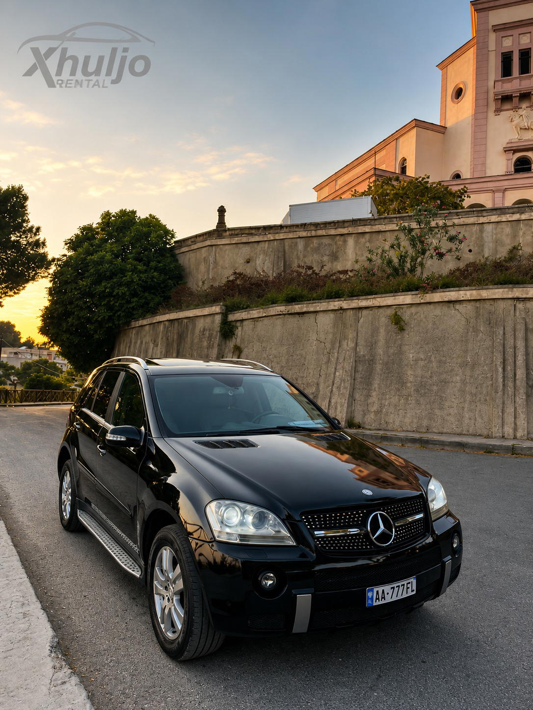 Mercedes-Benz ML Class - side view