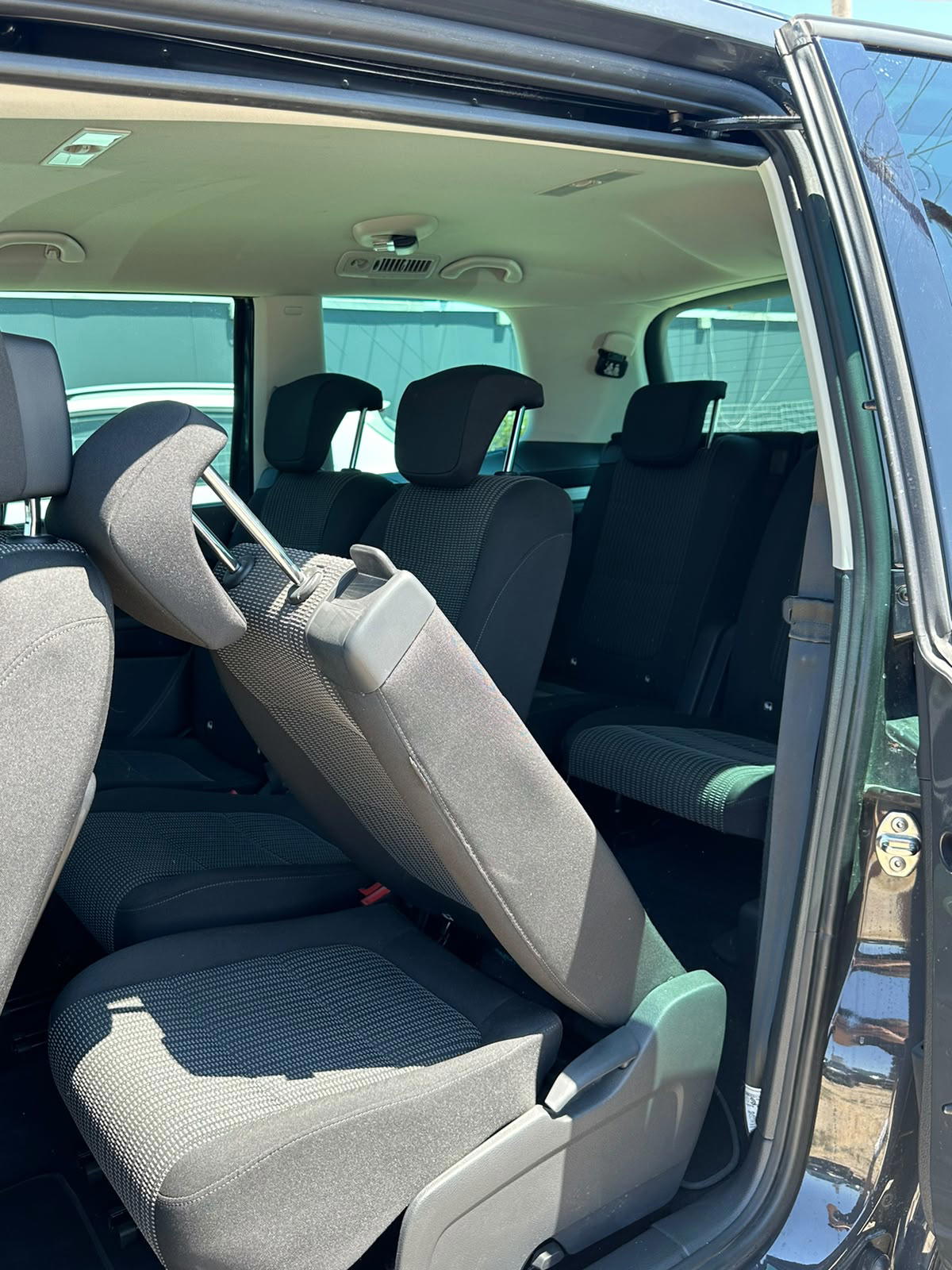 Seat Alhambra - side view