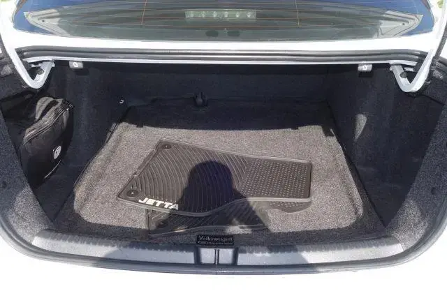Volkswagen Jetta - photo 3