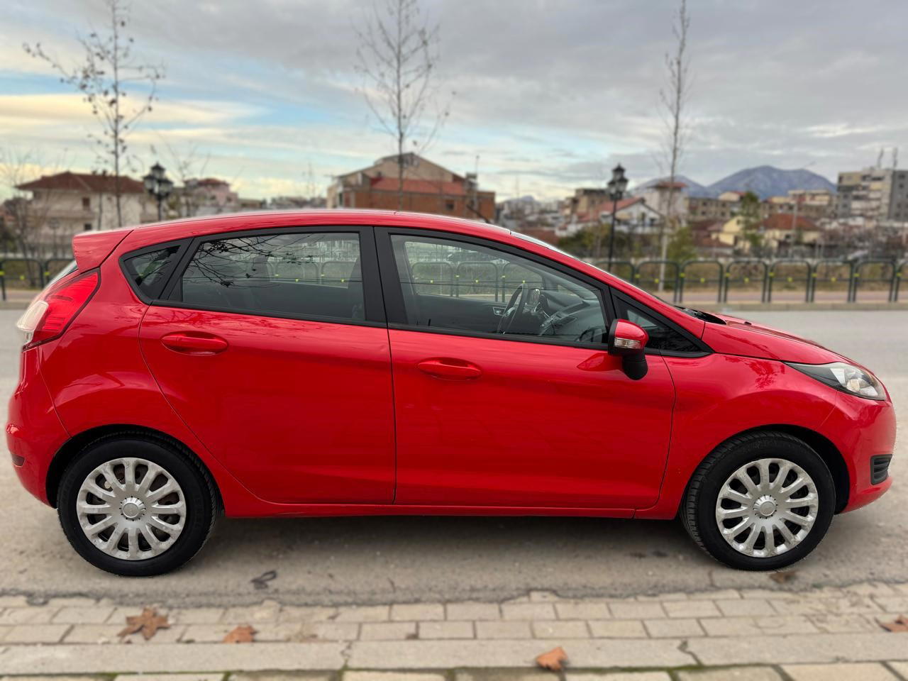 Ford Fiesta - main photo