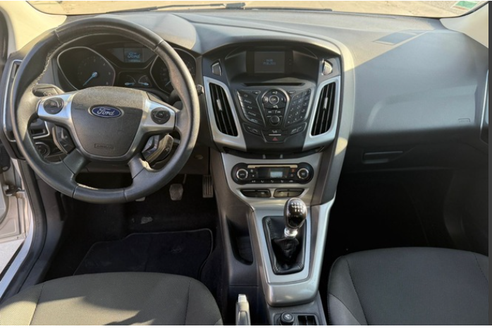Ford Focus - photo 3