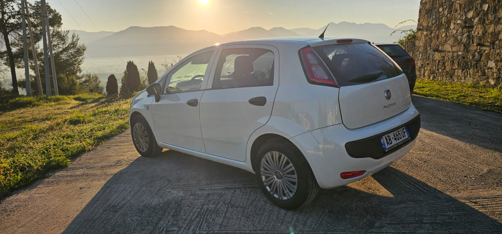 FIAT Grande Punto - side view