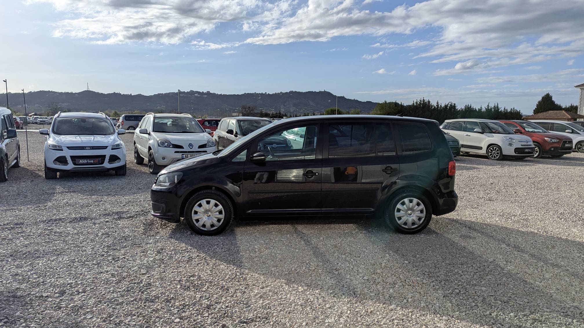 Volkswagen Touran - photo 4