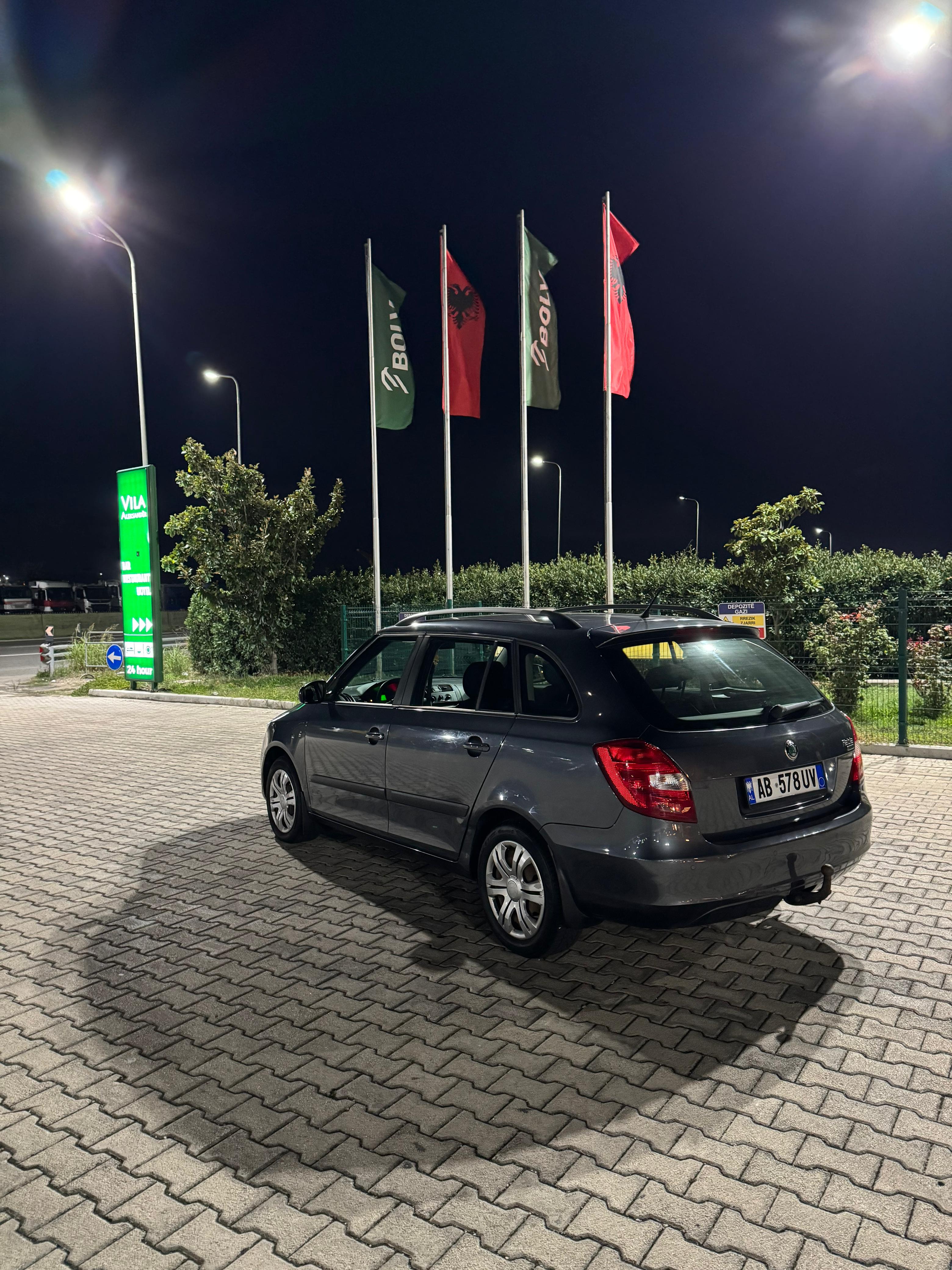 Skoda Fabia - side view