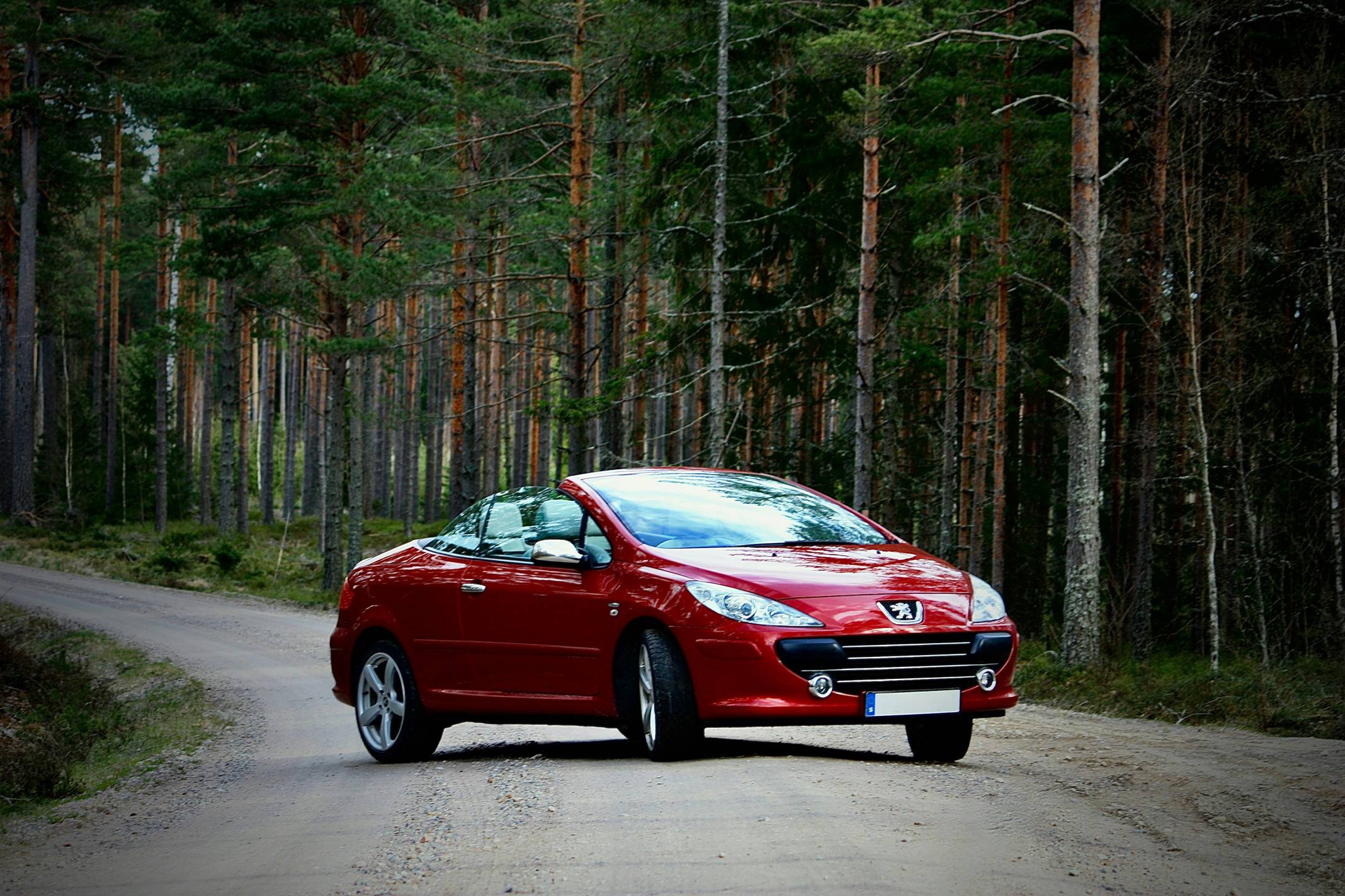 Peugeot 108 - side view