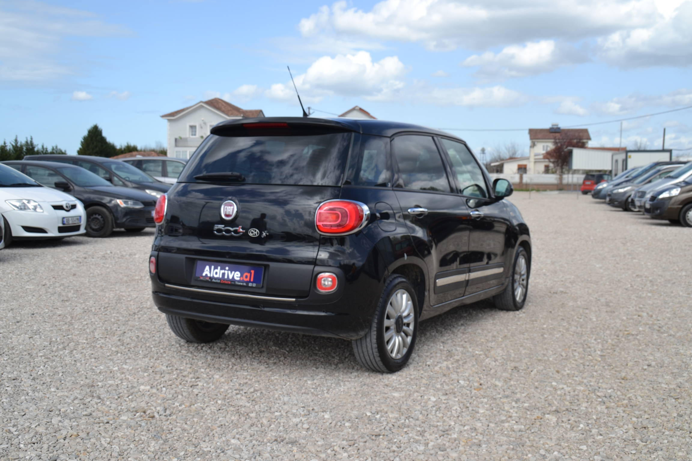 FIAT 500L - side view
