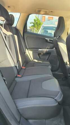 Volvo XC60 - side view
