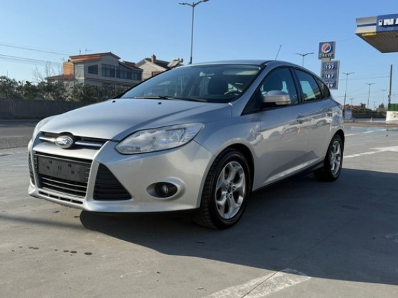 Ford Focus - main photo