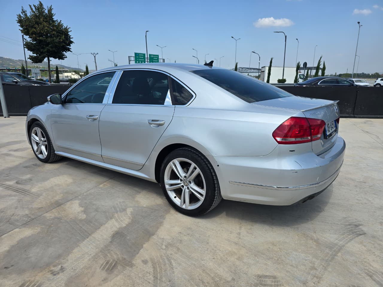 Volkswagen Passat RentX Albania
