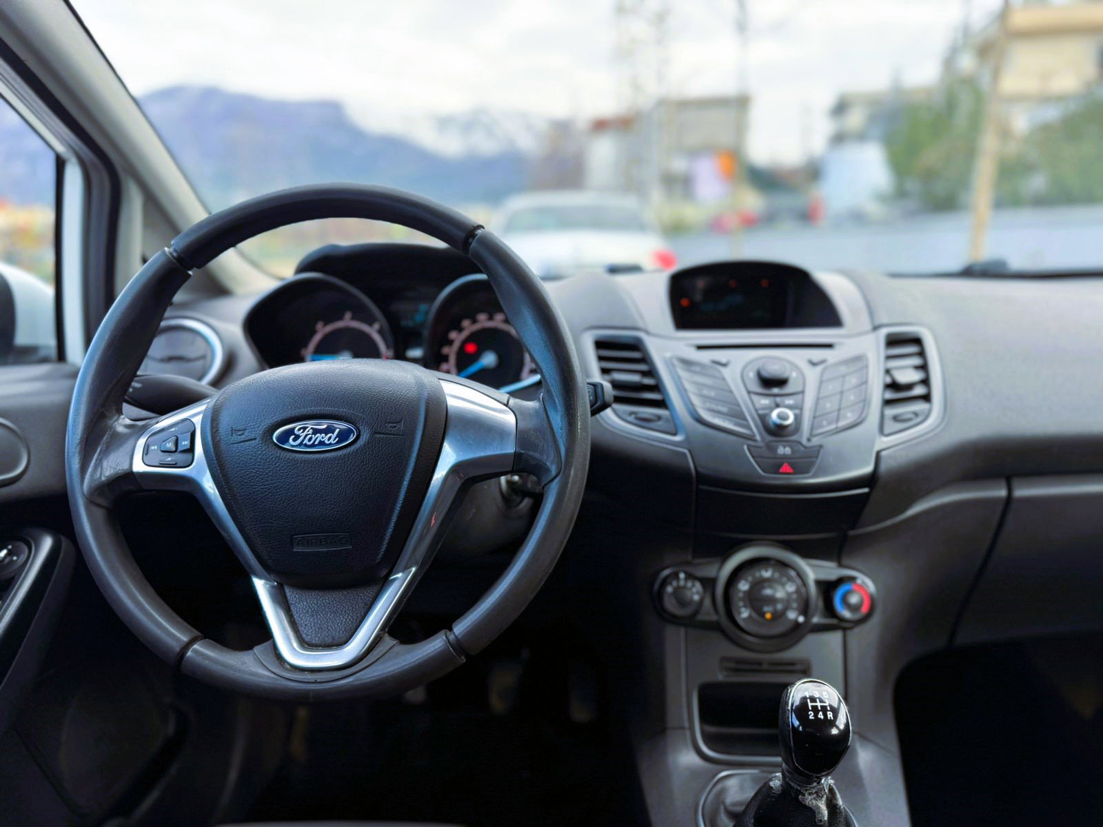 Ford Fiesta - main photo