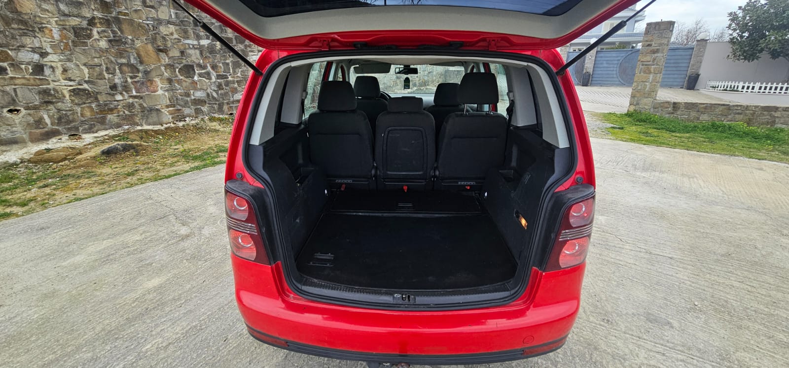 Volkswagen Touran - photo 4