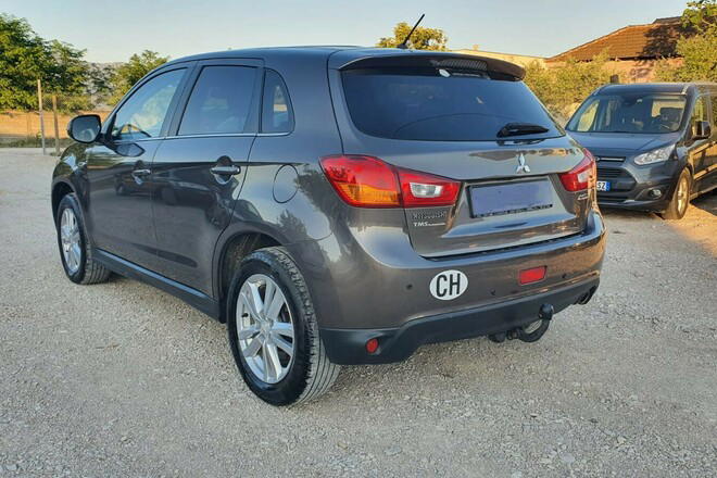 Mitsubishi Outlander Sport - photo 4