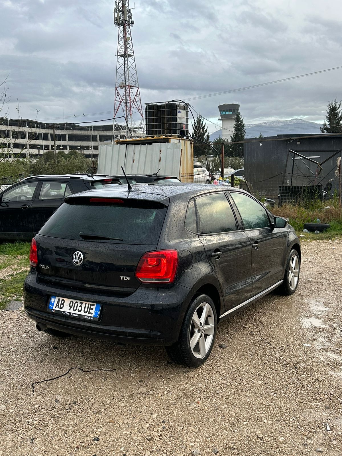 Volkswagen Polo - side view