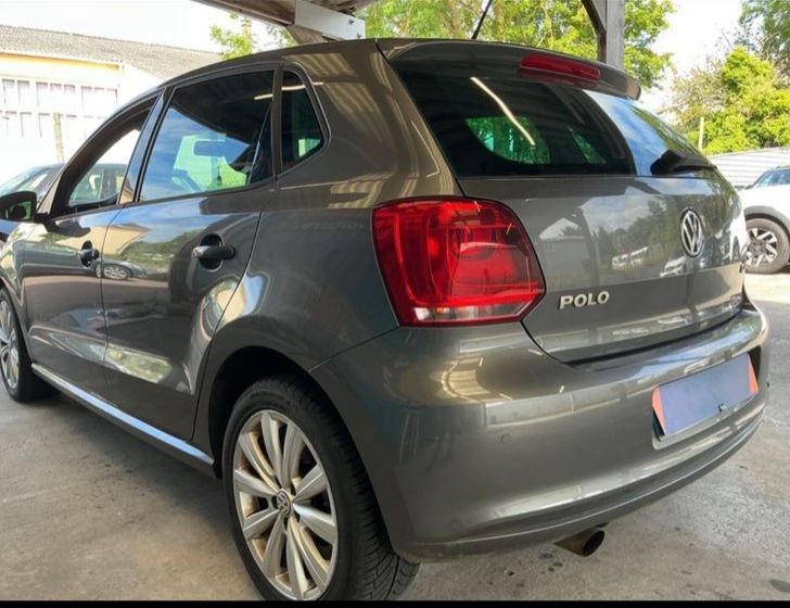 Volkswagen Polo - side view