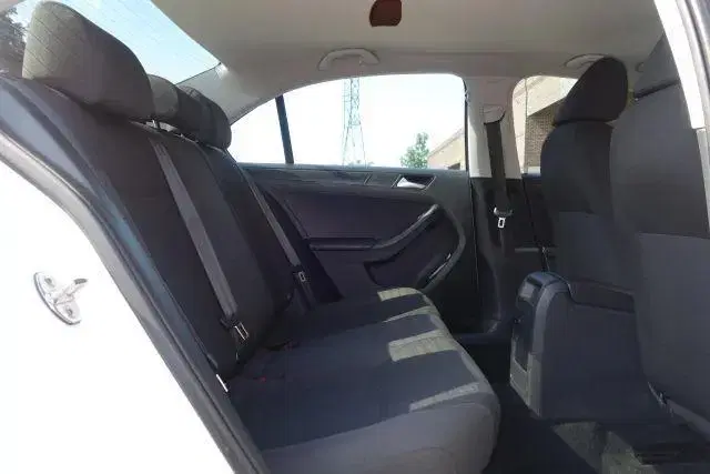 Volkswagen Jetta - side view