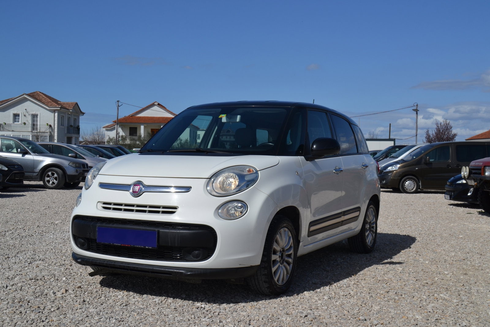 FIAT 500L RentX Albania