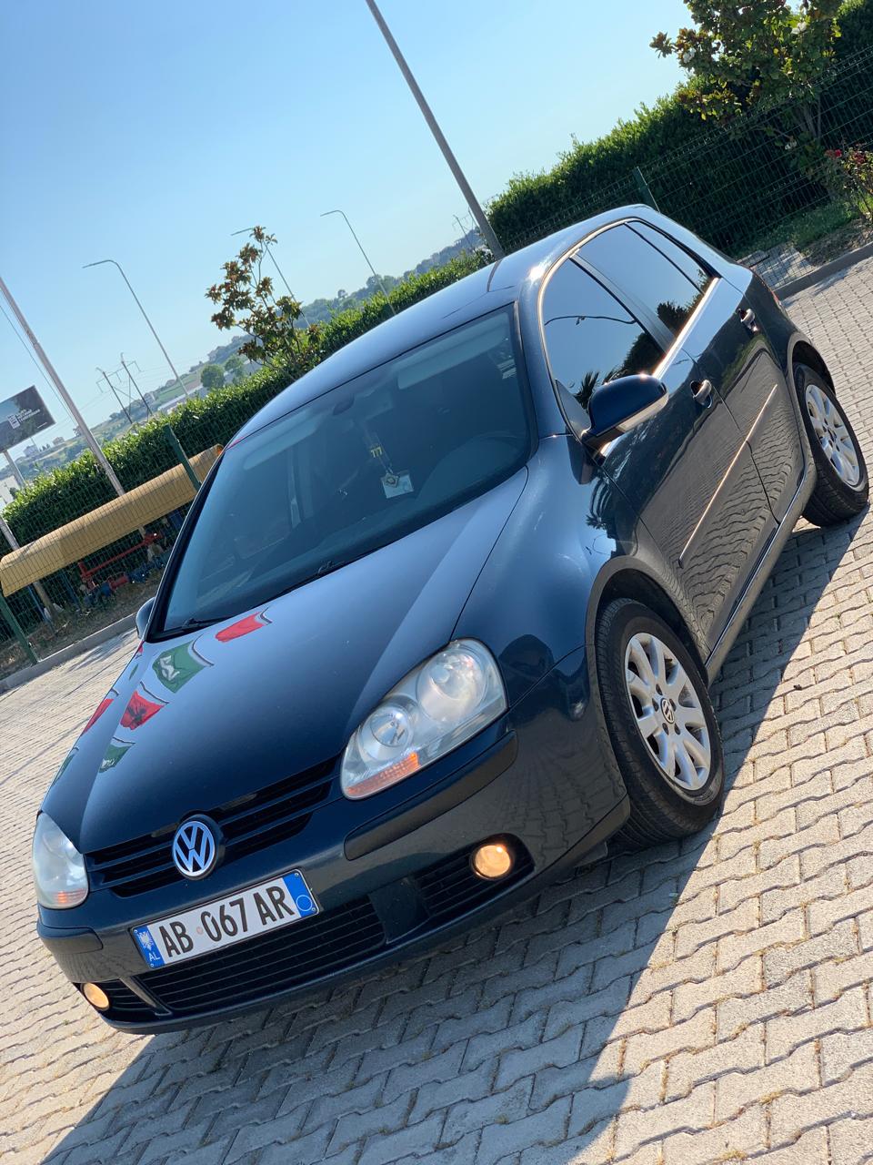 Volkswagen Golf - main photo