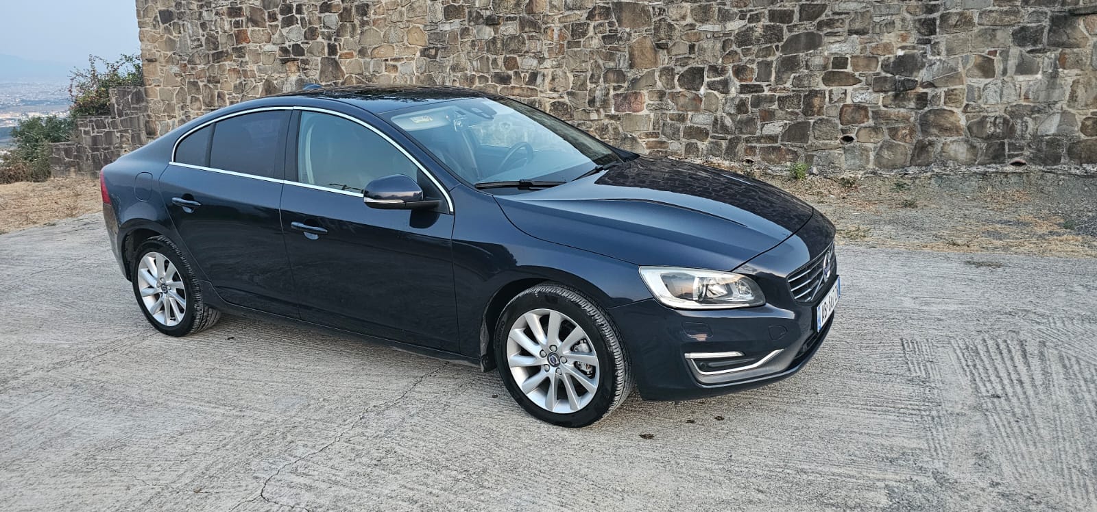 Volvo S60 - side view