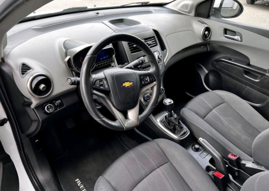 Chevrolet Aveo - side view