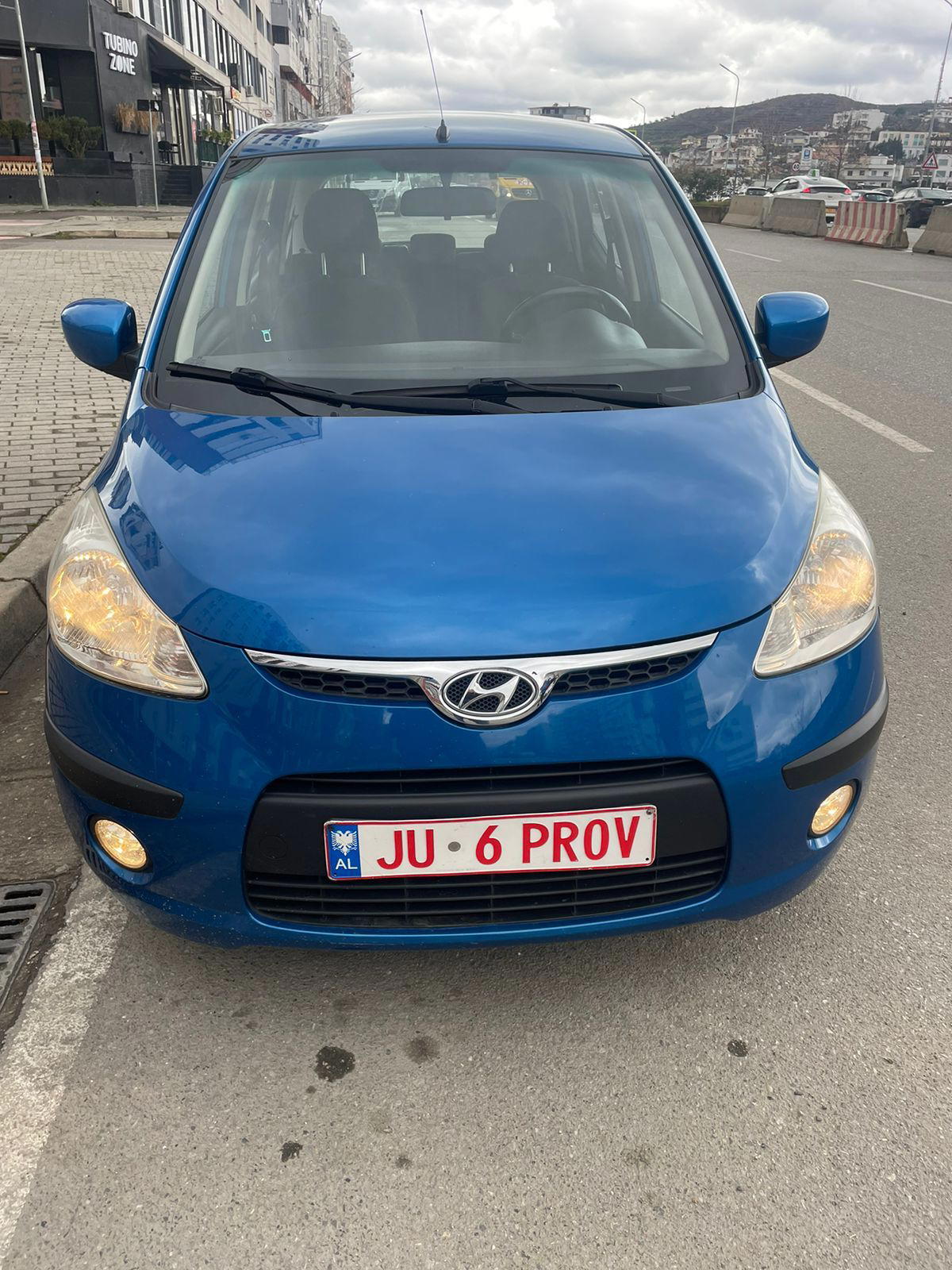 Hyundai i10 - side view