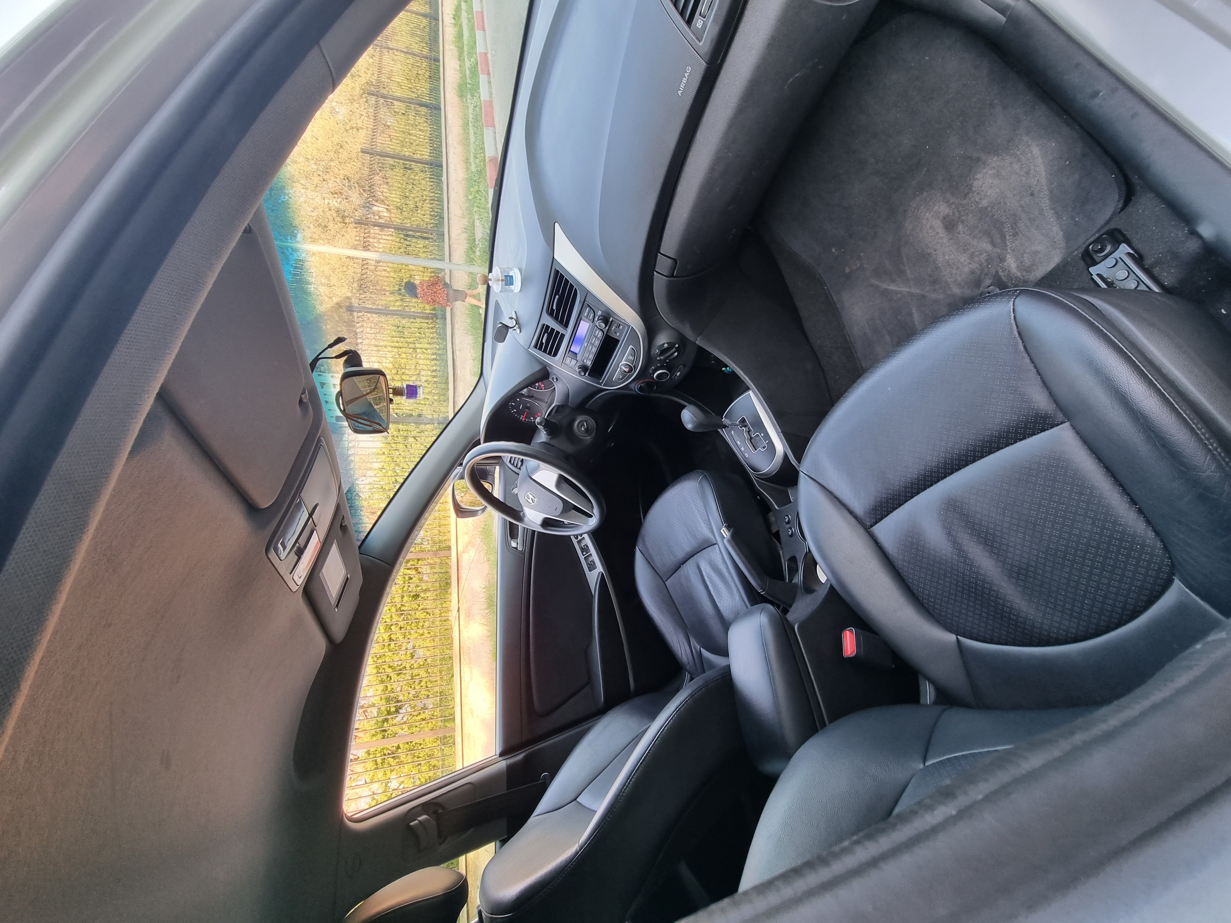Hyundai Accent - side view