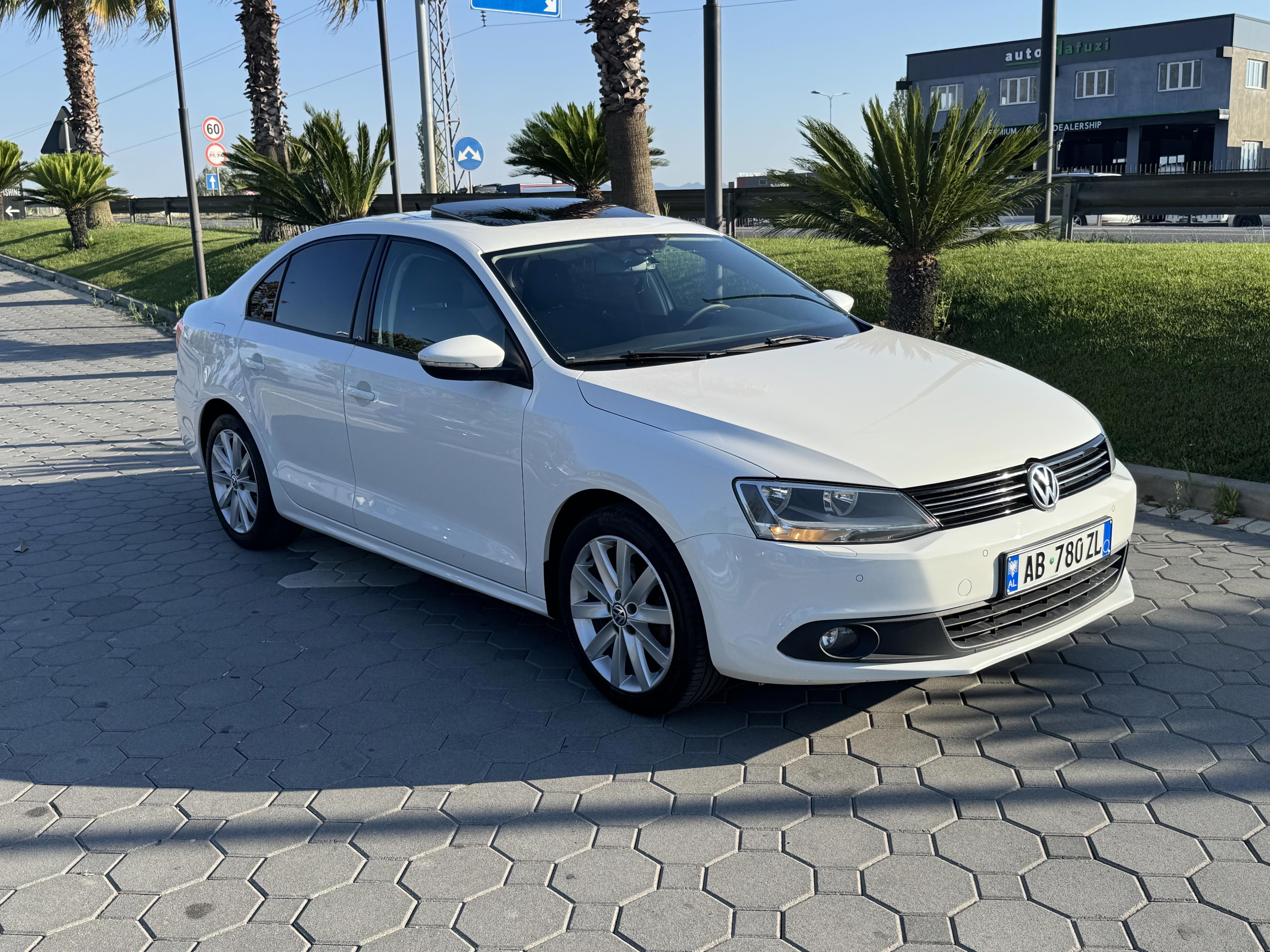 Volkswagen Jetta RentX Albania
