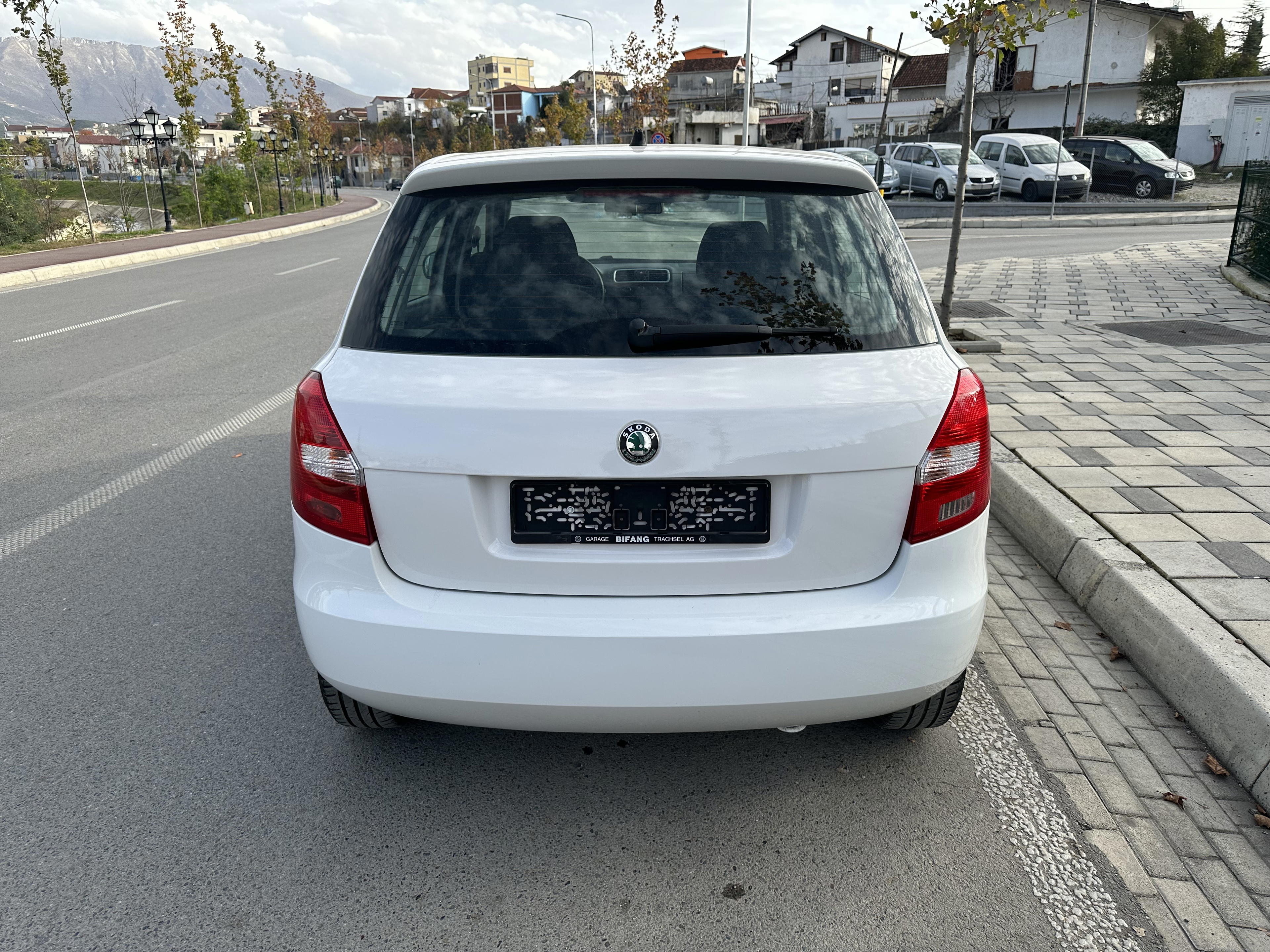 Skoda Fabia - side view