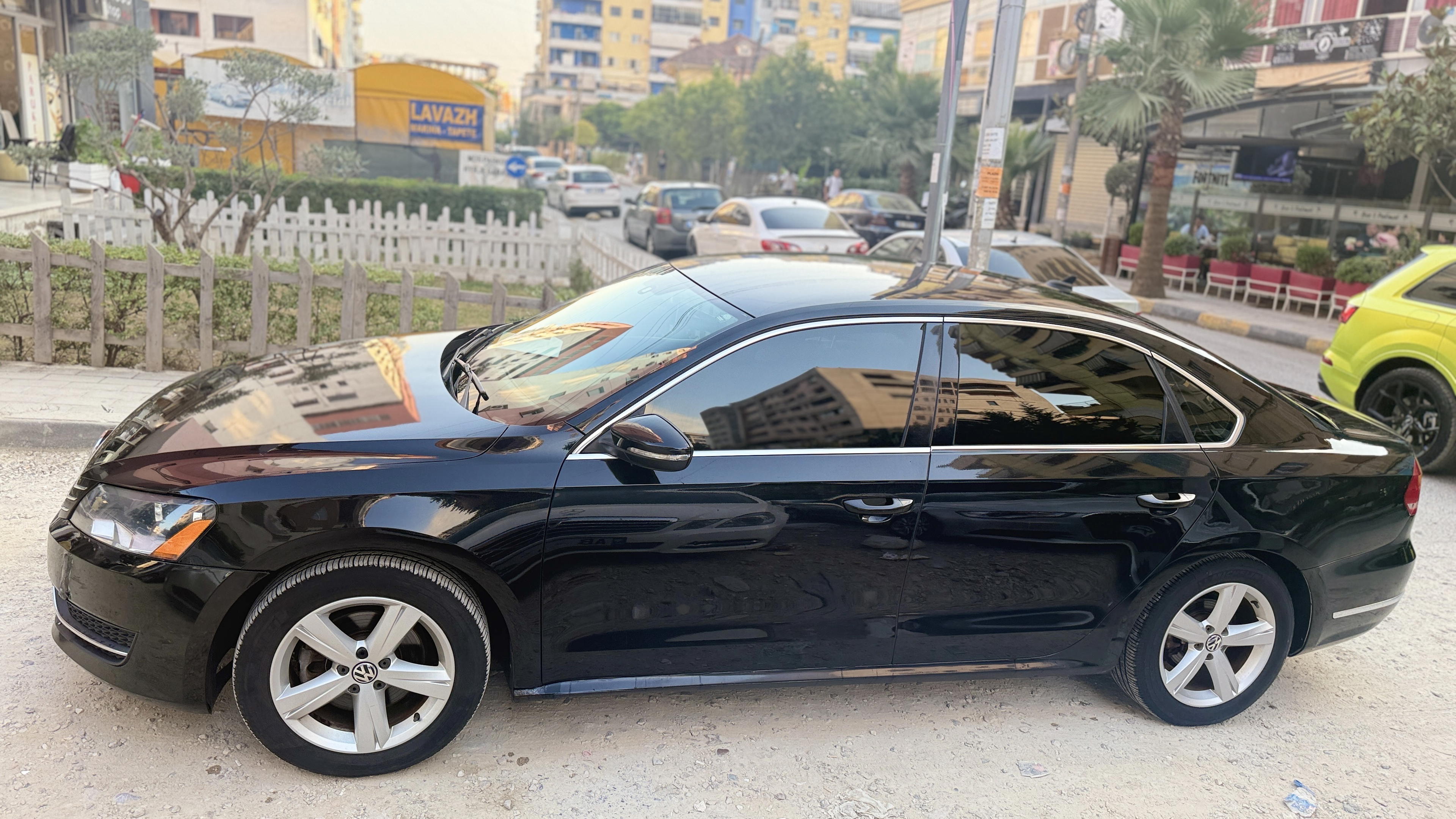 Volkswagen Passat - side view