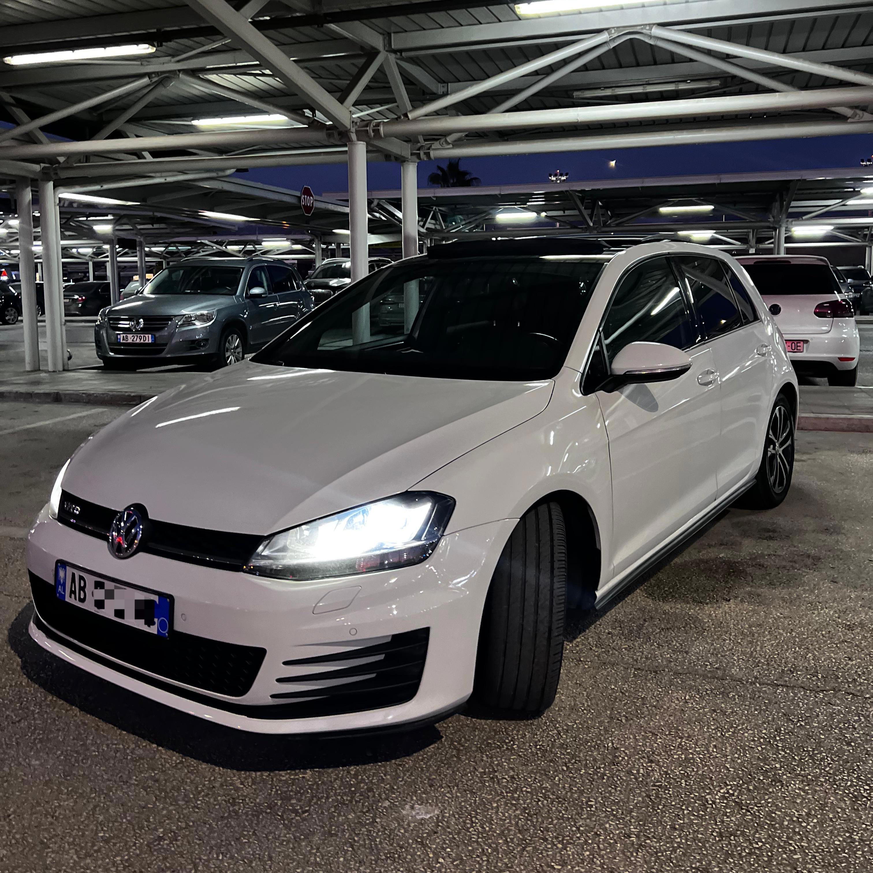 Volkswagen Golf GTD - side view