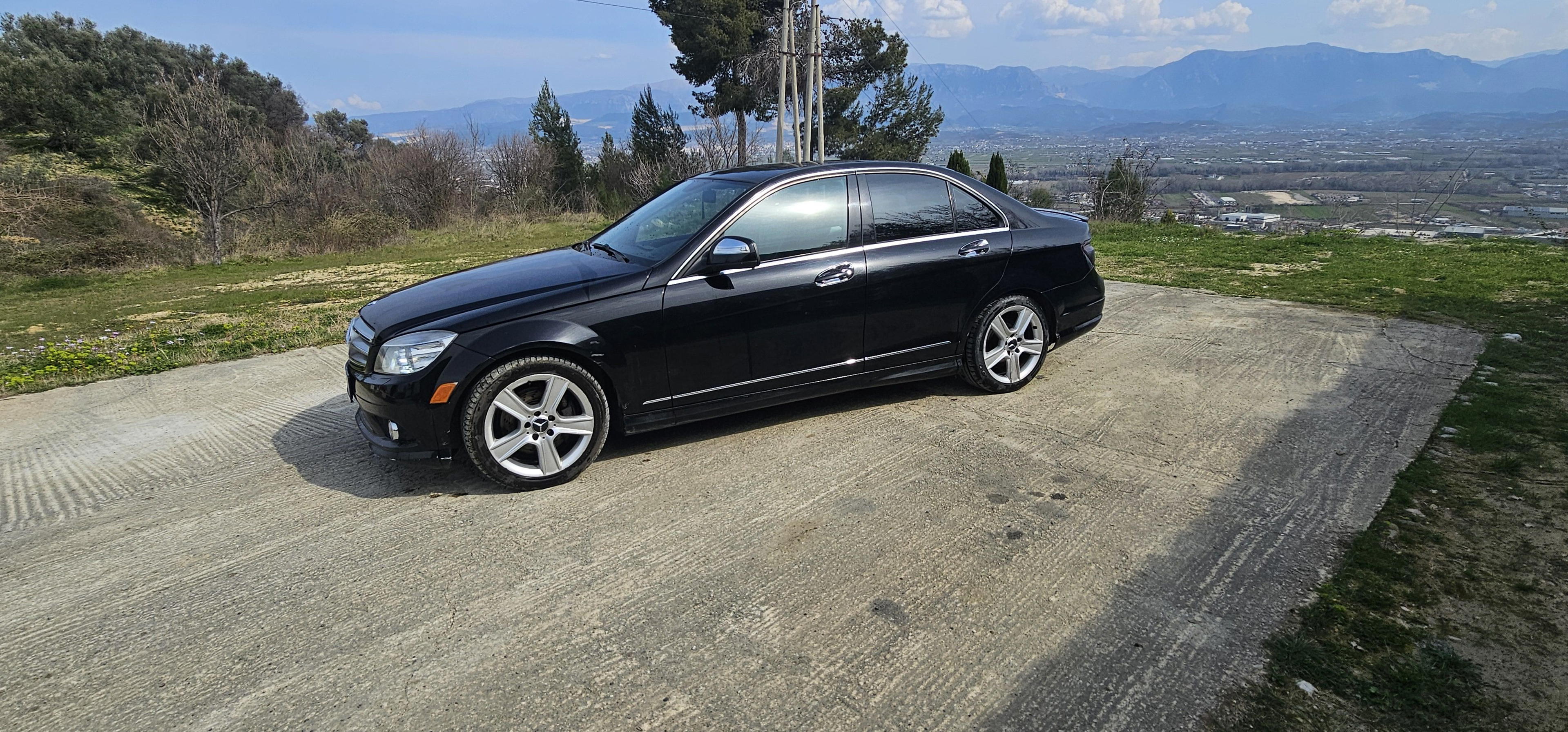 Mercedes-Benz C-Class - side view