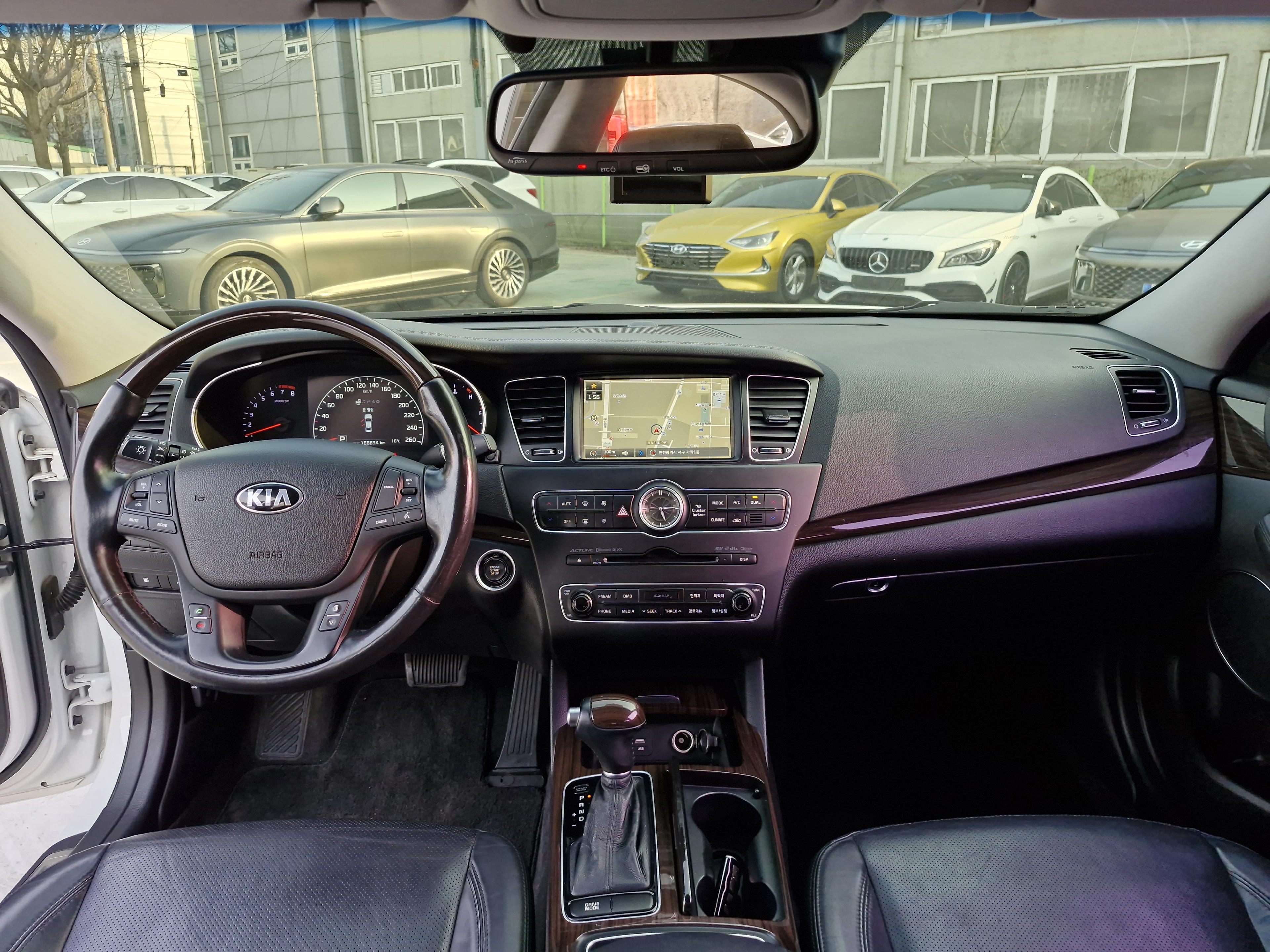 Kia K900 - photo 4