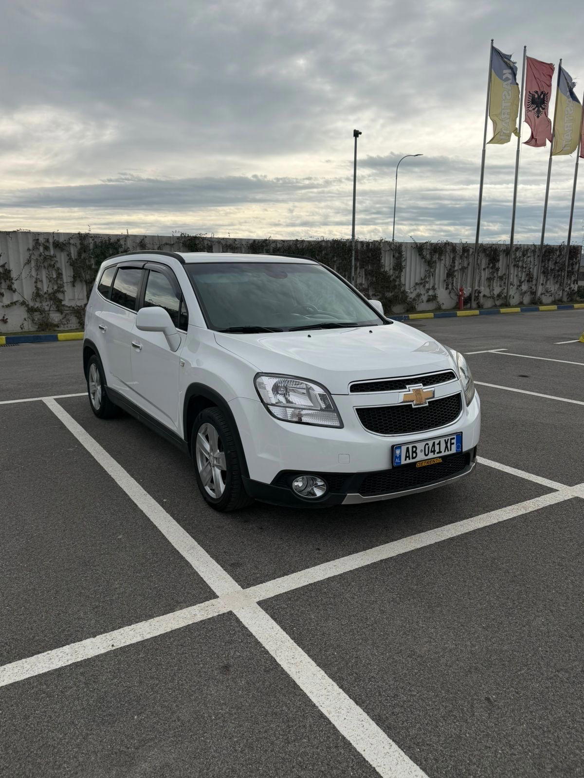 Chevrolet HHR - side view