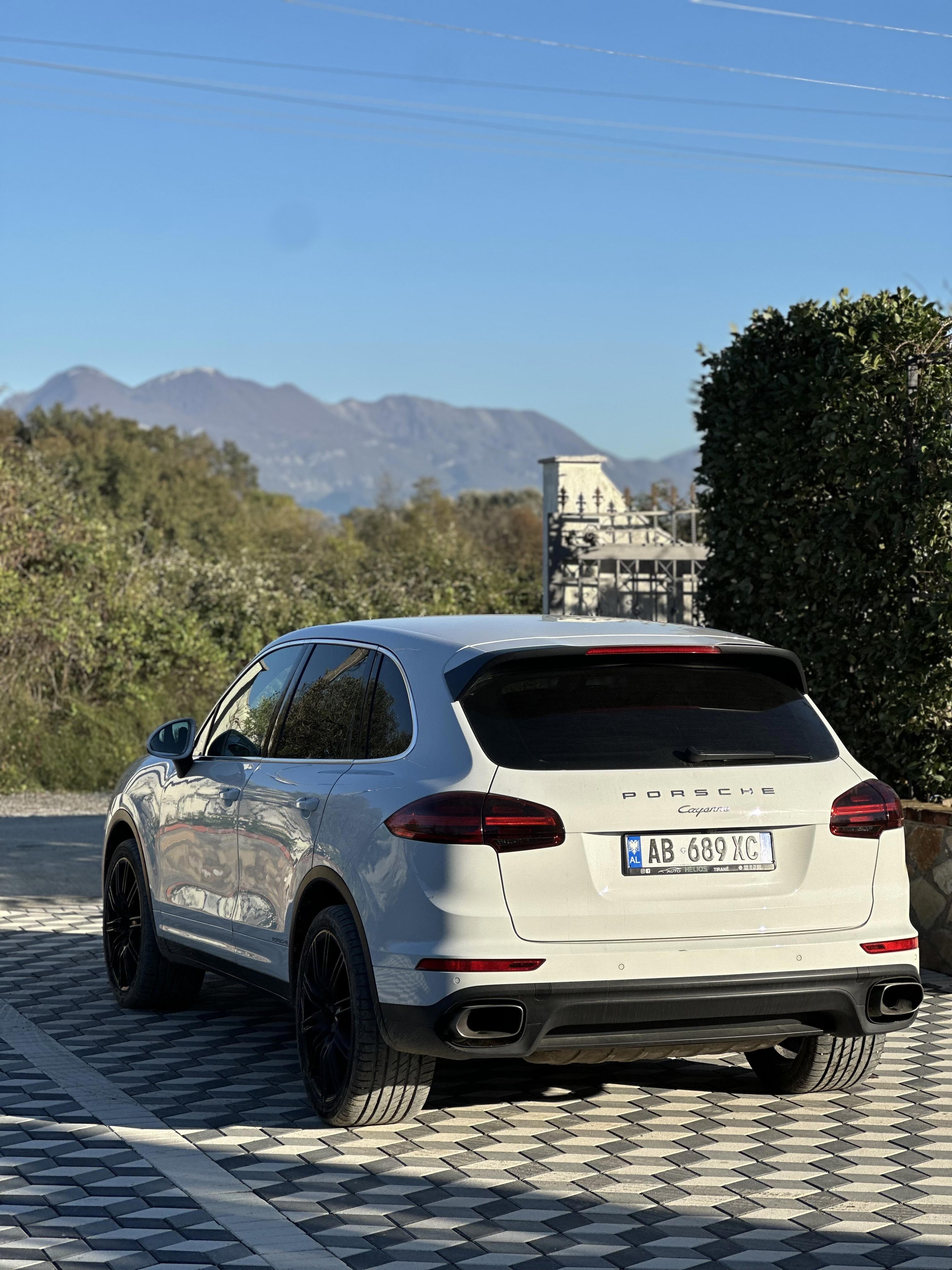 Porsche Cayenne - photo 4