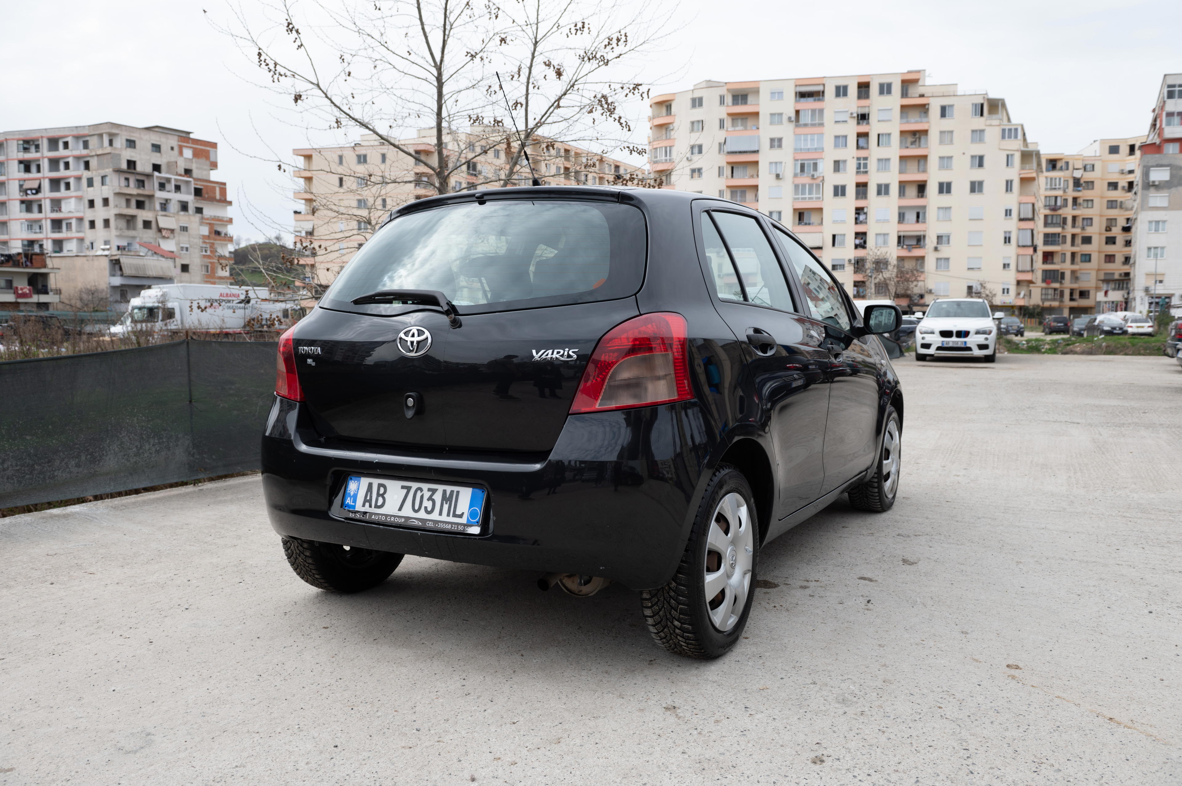 Toyota Yaris - side view