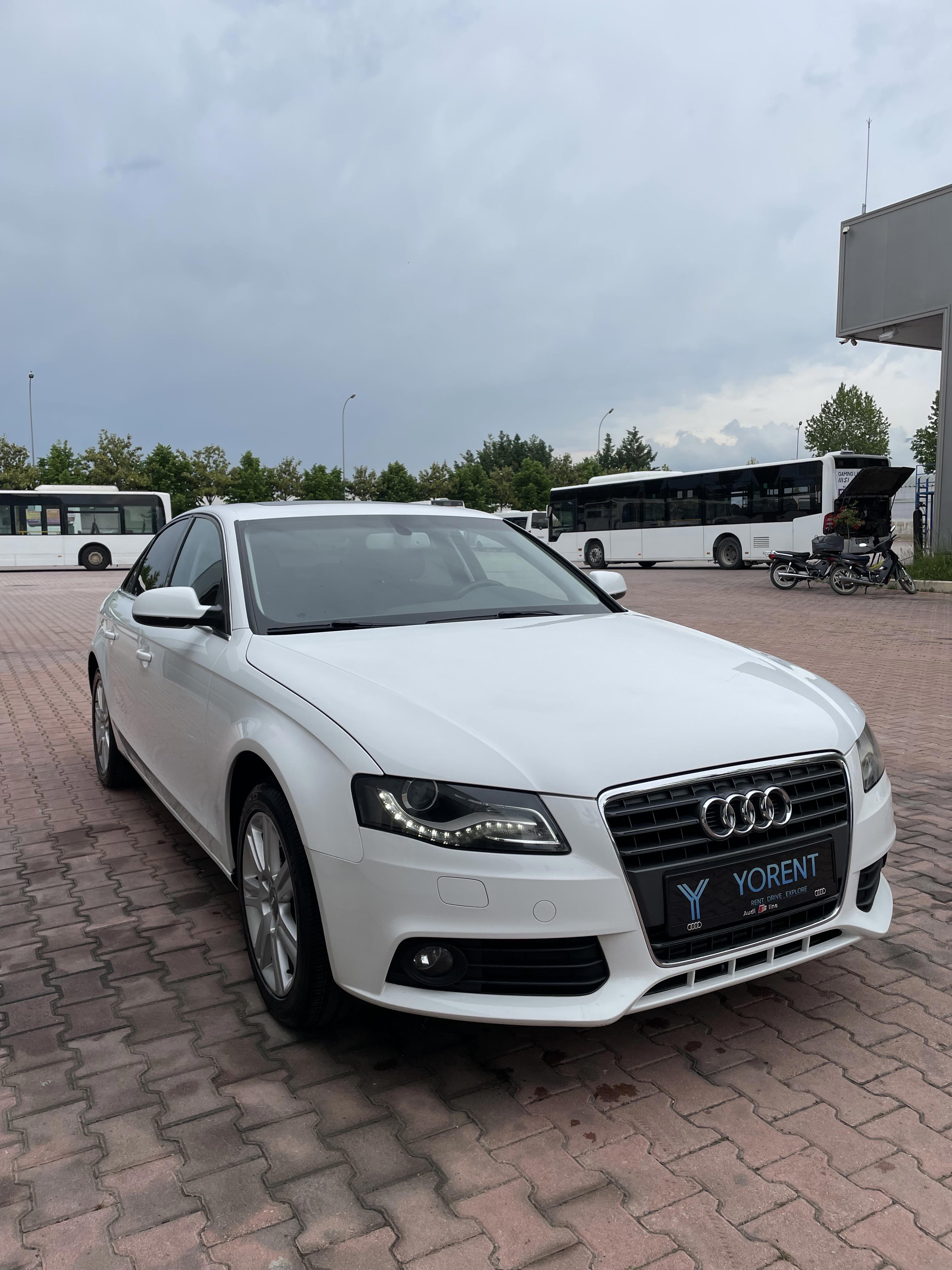 Audi A4 allroad - side view