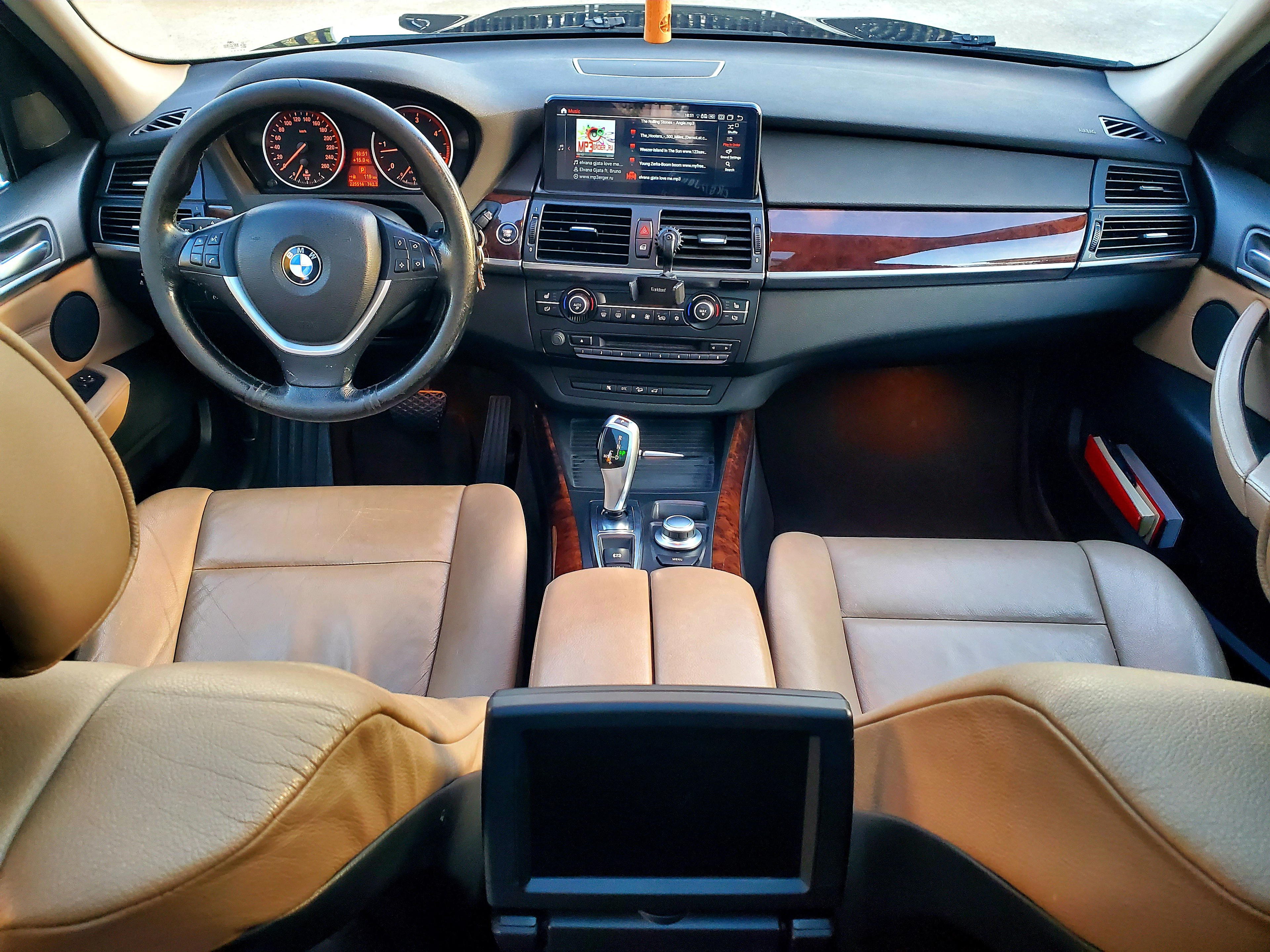 BMW X5 - photo 4