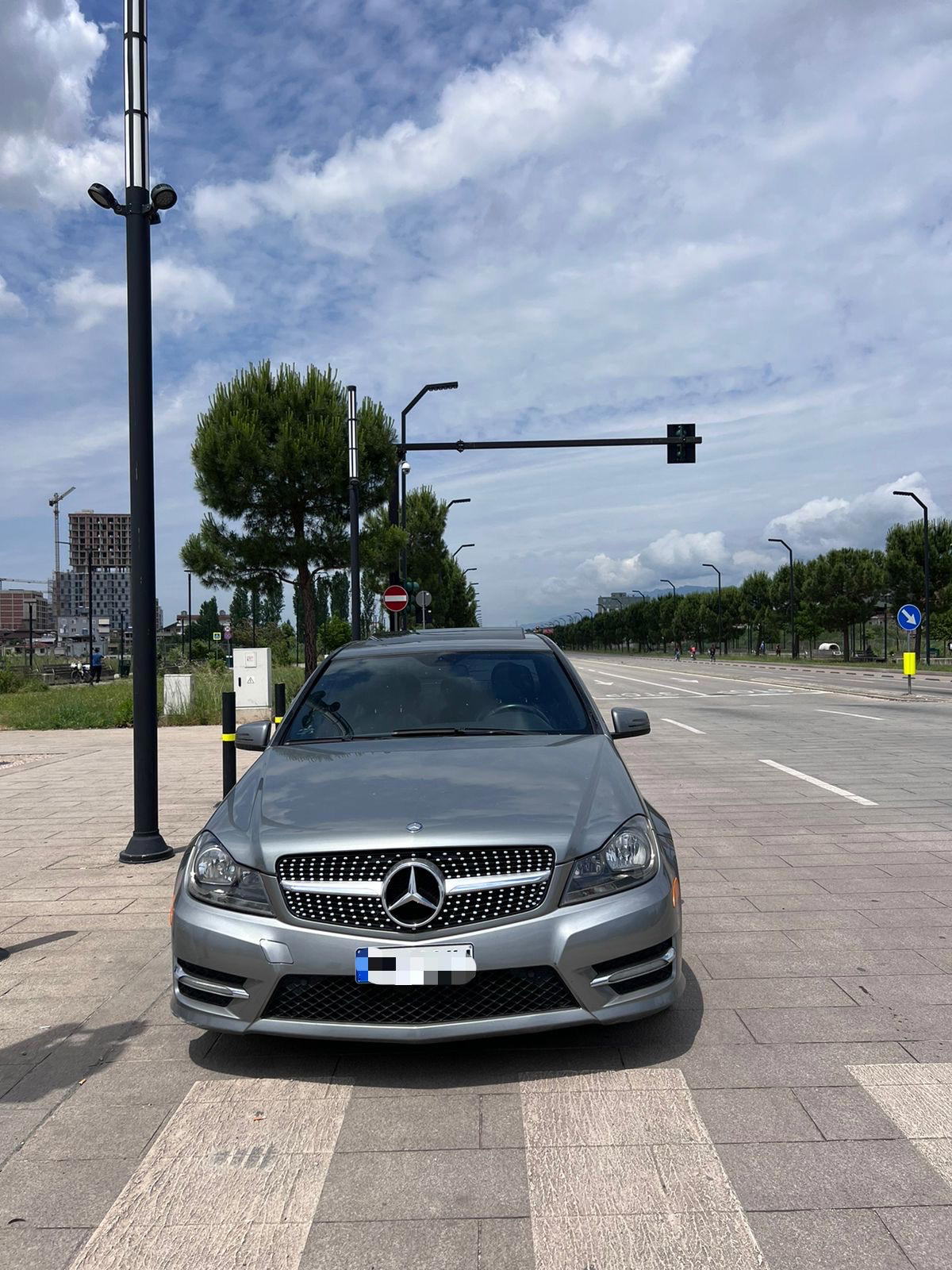 Mercedes-Benz C-Class - side view