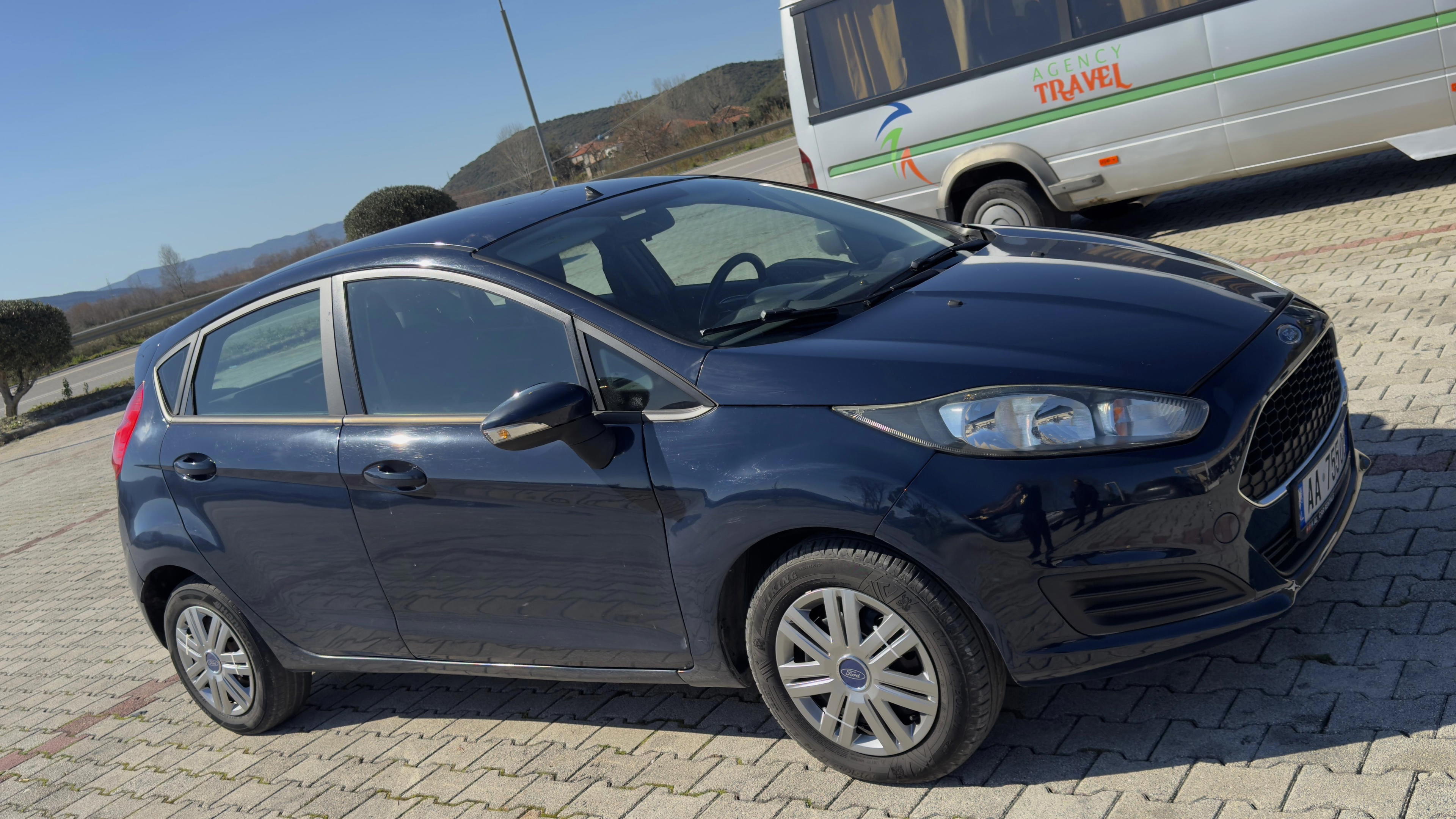 Ford Fiesta - side view