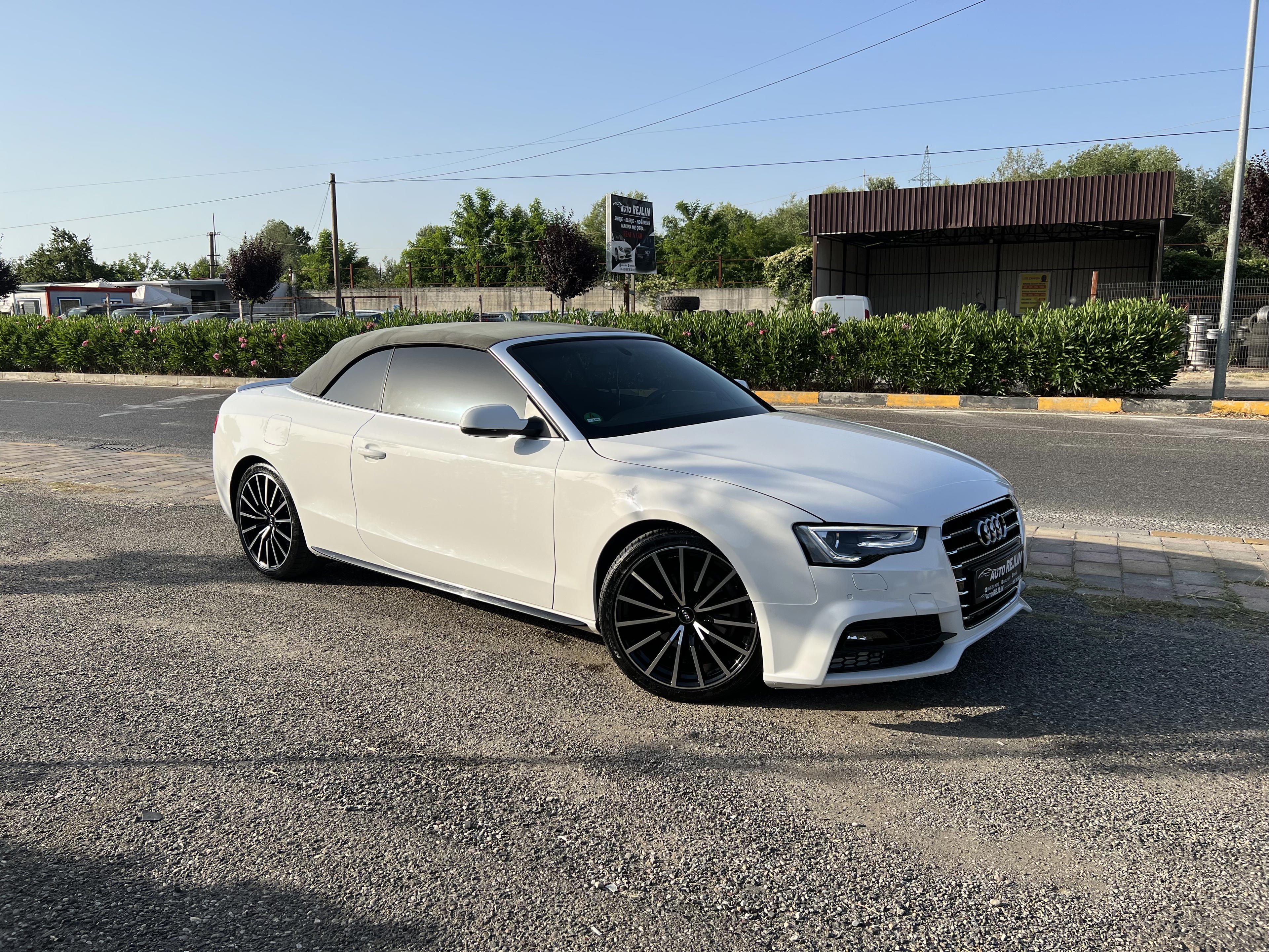 Audi A5 - side view