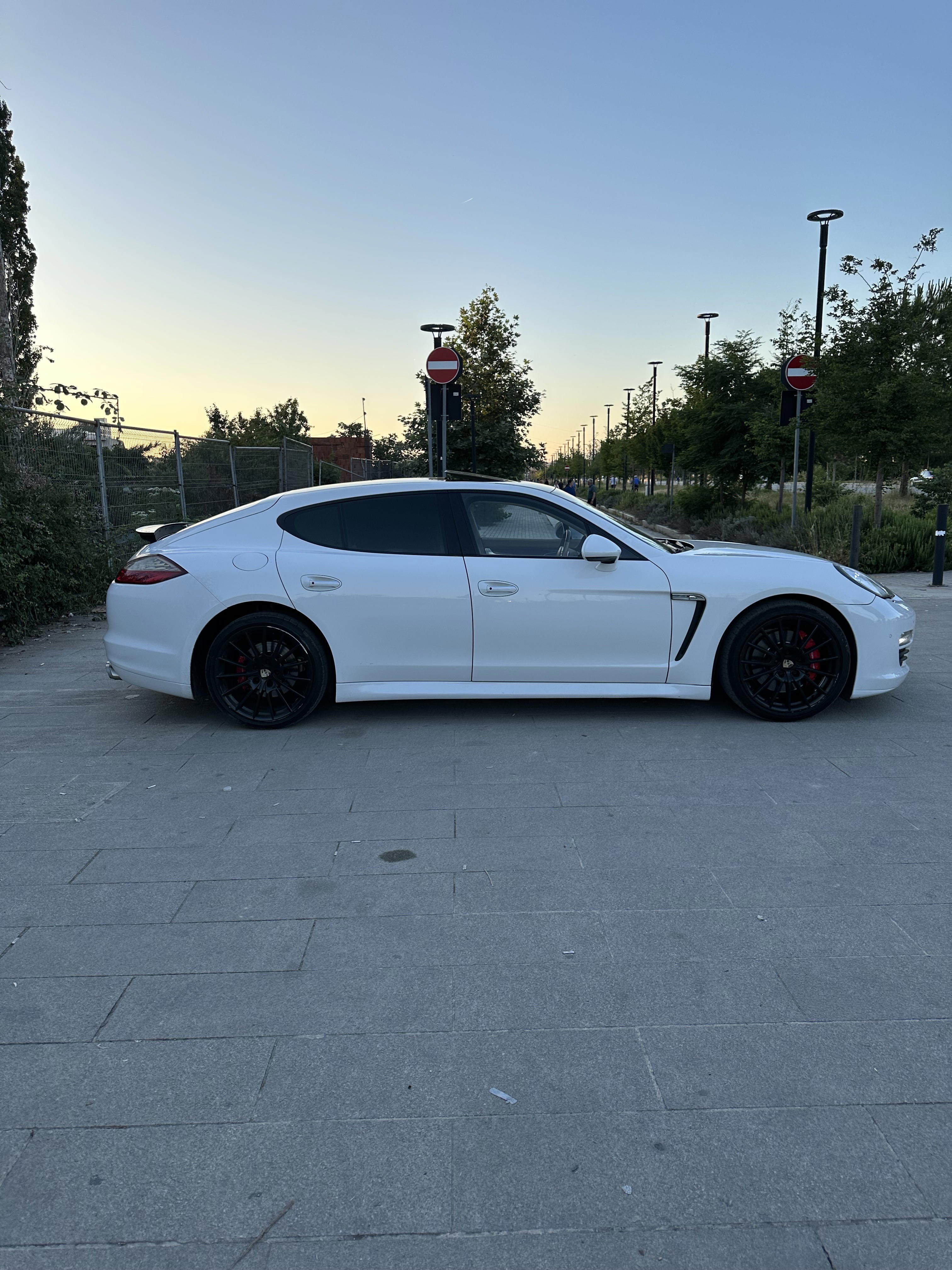 Porsche Panamera - photo 4