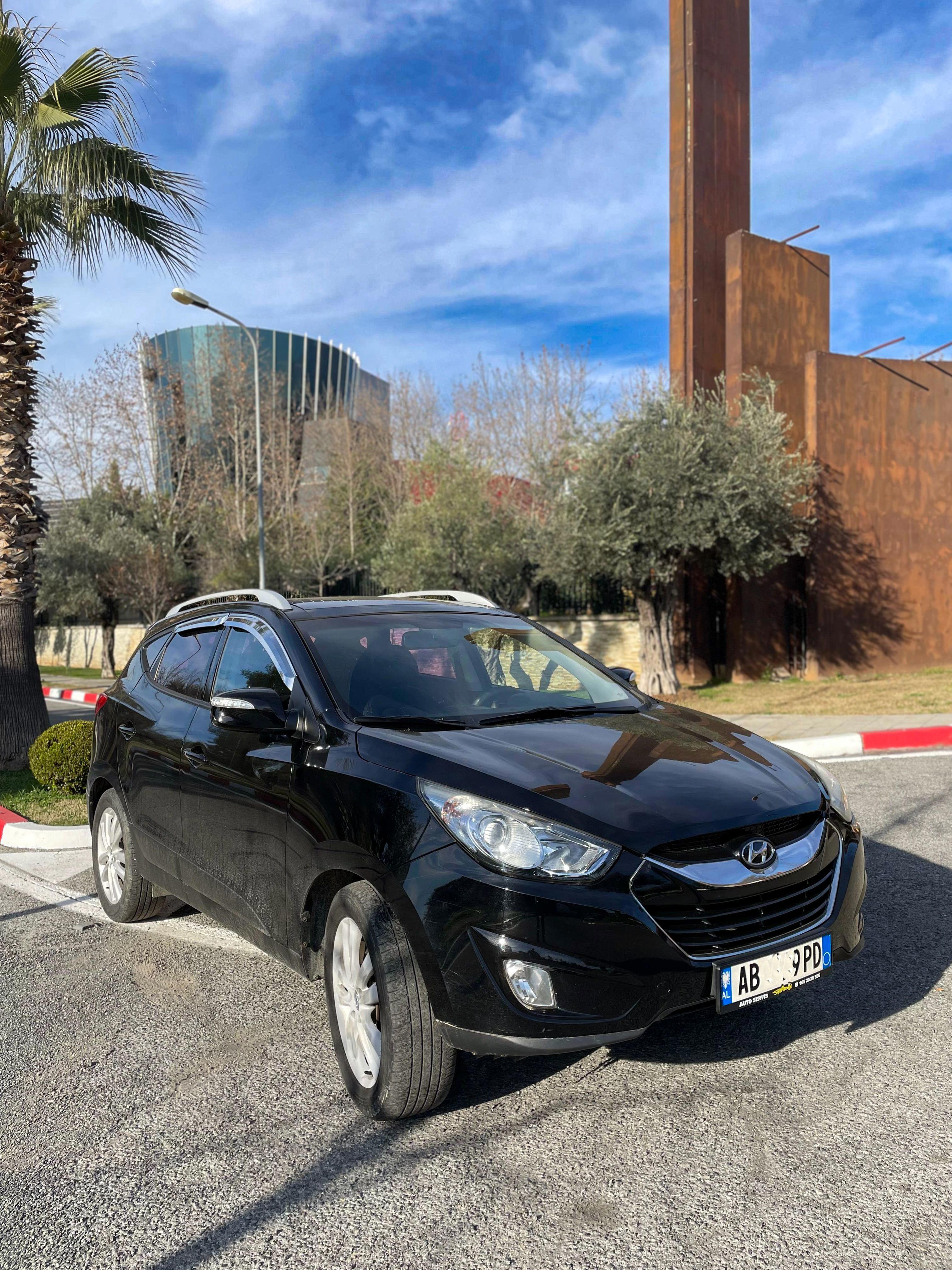Hyundai Tucson - main photo
