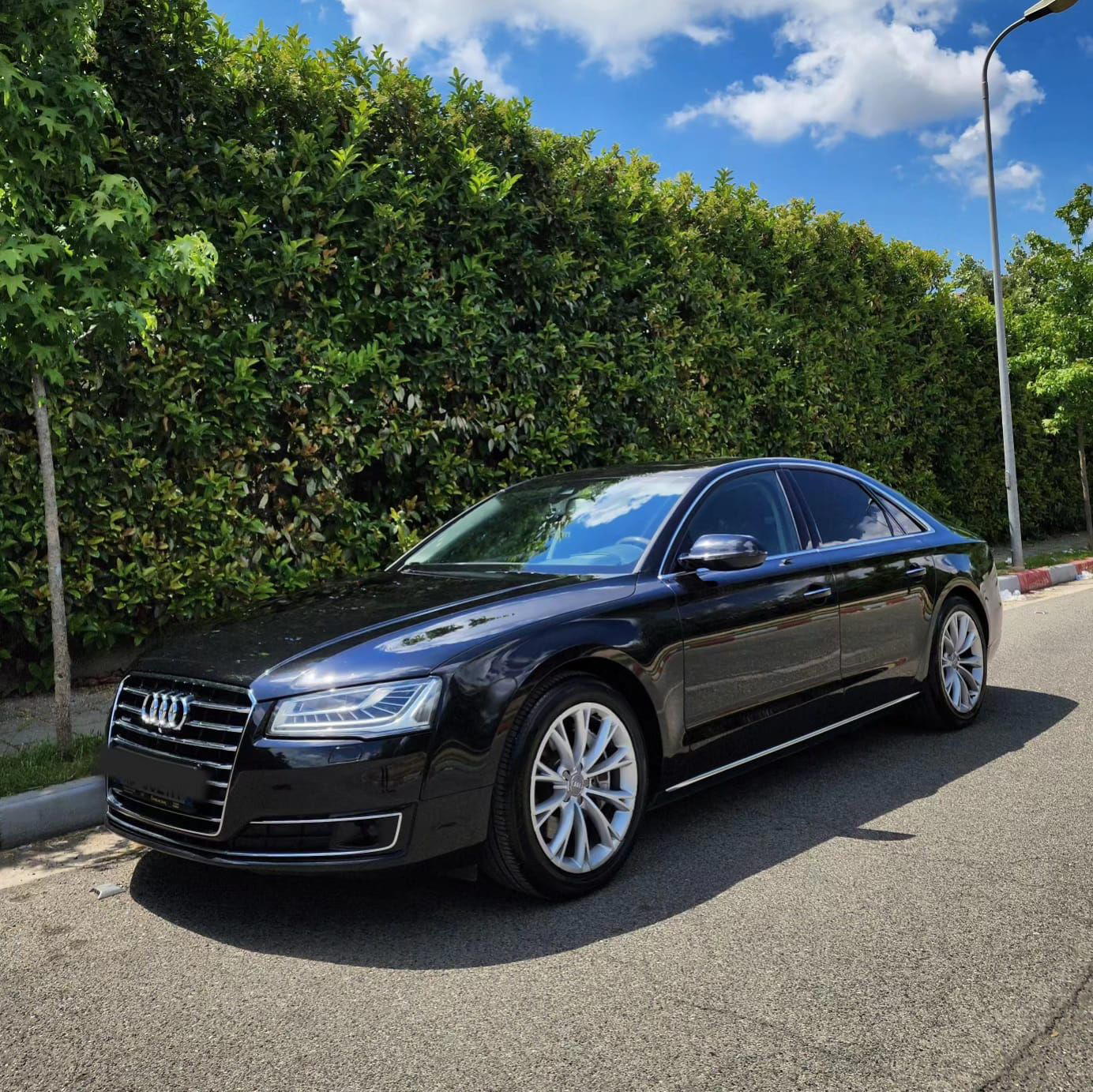 Audi A8 - side view