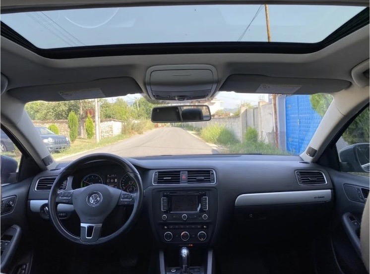 Volkswagen Jetta - photo 4